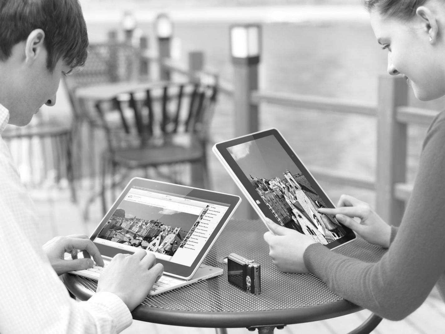 Studenti che utilizzano la piattaforma di apprendimento interattivo